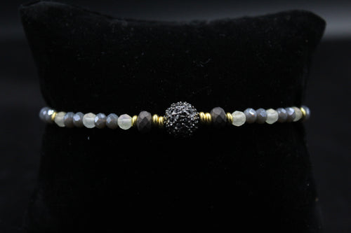 Gray and White Crystal Beads Bracelet With Small Gold Tone Beads