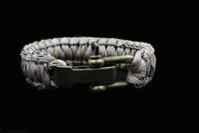 Load image into Gallery viewer, Men&#39;s Camo Paracord Bronze Flag Bracelet
